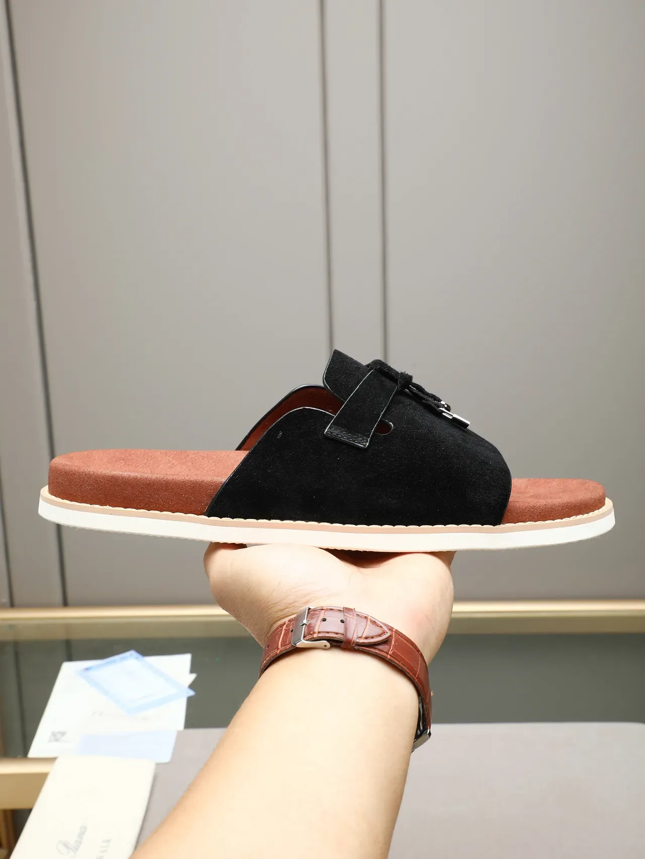 Loro Piana টাসেল স্ট্র্যাপ স্লাইড স্লিপার্স 24