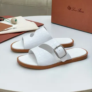 Loro Piana Sandálias casuais de couro branco e marrom com estampagem de crocodilo e dupla tira