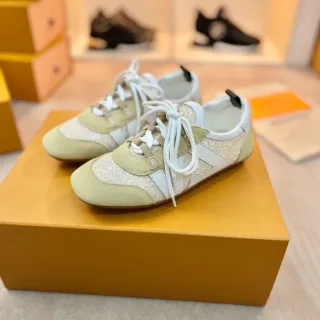 Louis Vuitton Tênis Lifestyle Bege e Branco com Painéis de Glitter em Couro e Camurça