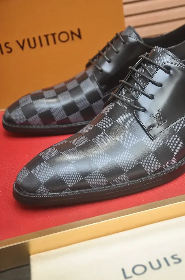 লুই ভিতন কালো এবং ধূসর Damier Check পেটেন্ট লেদার অক্সফোর্ড জুতা 2