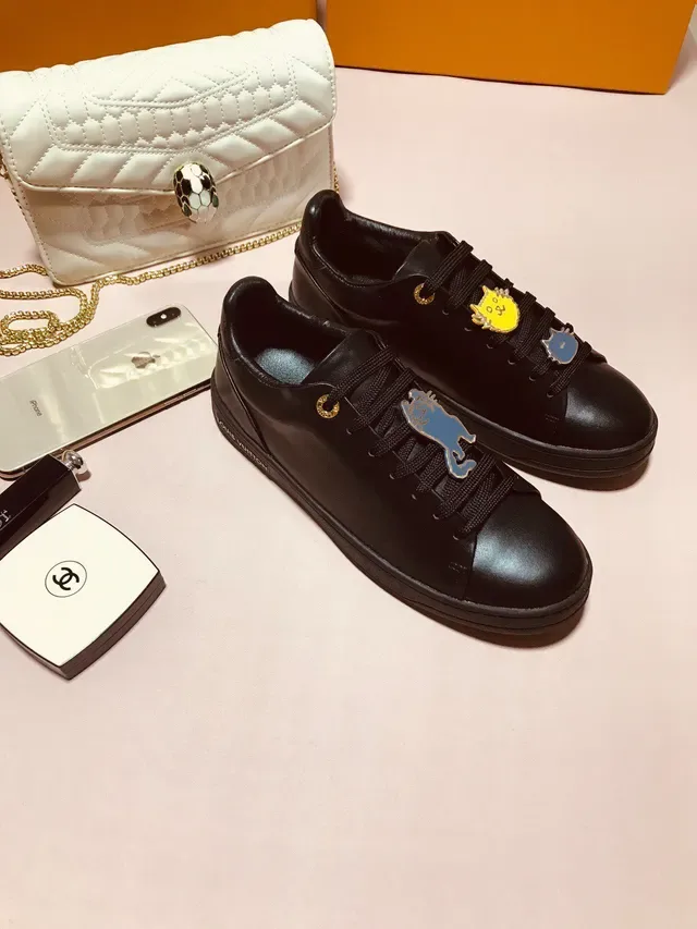 Louis Vuitton 黑色蓝色光滑皮革低帮系带生活方式运动鞋 3