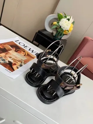 Louis Vuitton Preto Marrom Monograma Lona Sandálias Gladiator 5