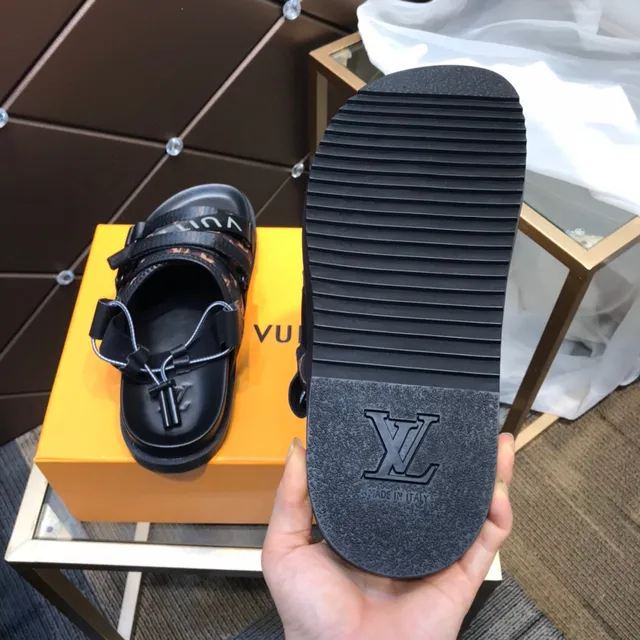 Louis Vuitton Sandales Casuales en Toile Monogramme à Multi-Bandes Noires et Marron 4