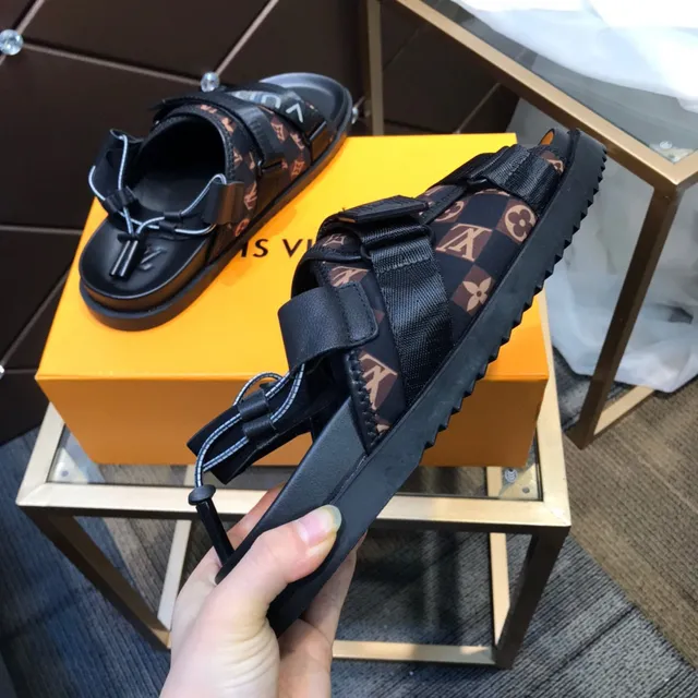 Louis Vuitton Sandales Casuales en Toile Monogramme à Multi-Bandes Noires et Marron 5