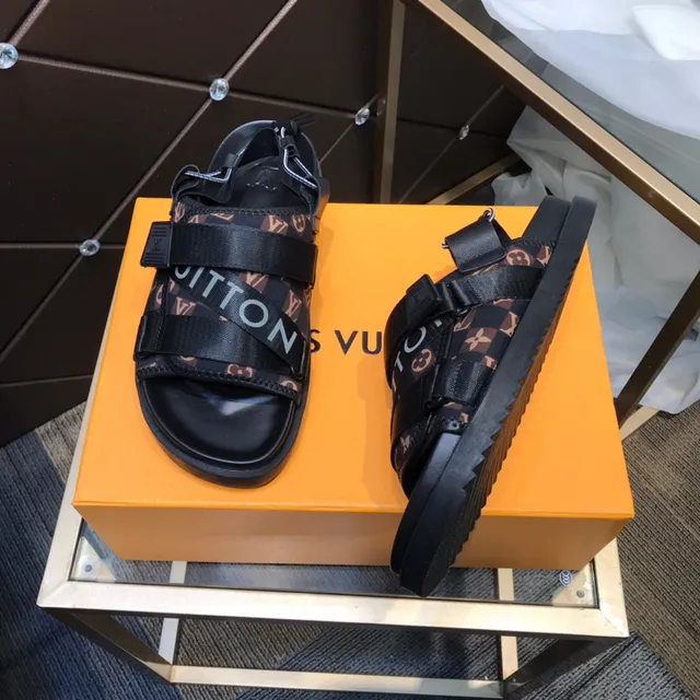 Louis Vuitton Sandales Casuales en Toile Monogramme à Multi-Bandes Noires et Marron 8
