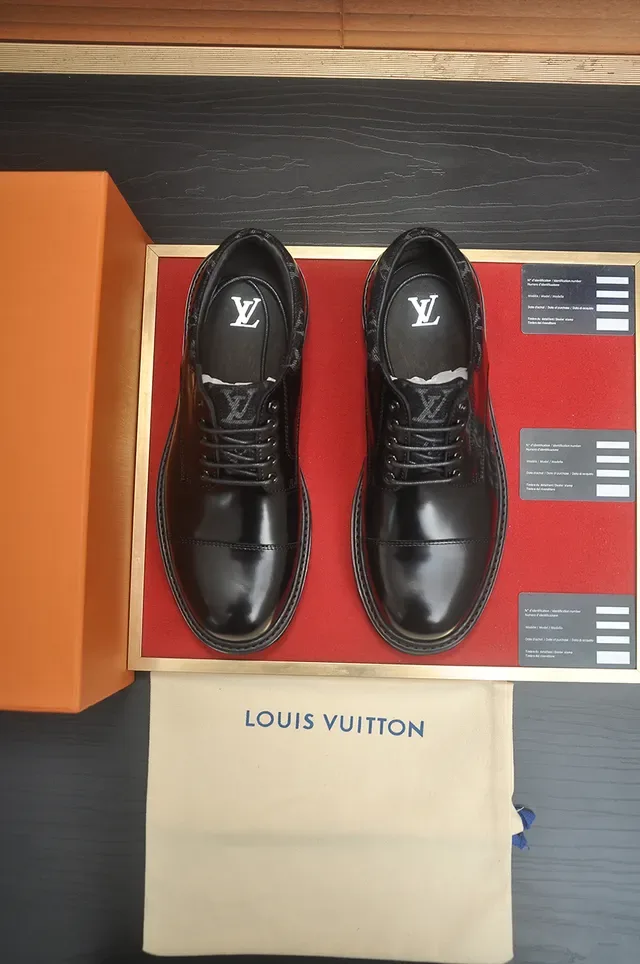 Louis Vuitton Chaussures Oxford en Cuir Poli Noir Embout Cap 5
