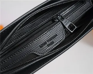 Louis Vuitton أسود Epi جلد منقوش Monogram سوارة 2