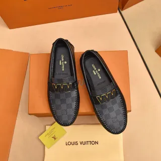 Mocassim Louis Vuitton Preto e Dourado Damier Check Canvas Logo LV
