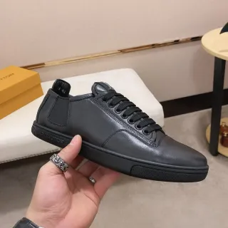Louis Vuitton Sneaker Lifestyle de Cuero Negro