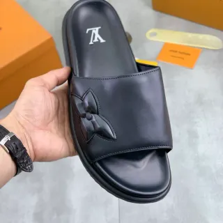 Louis Vuitton 黑色皮革单带穆勒鞋