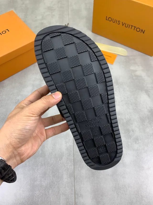 Louis Vuitton Black Leather Single Strap Slippers 2