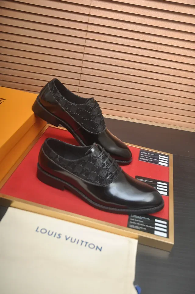 Louis Vuitton Chaussures Oxford Noir Cuir Verni Monogramme 4