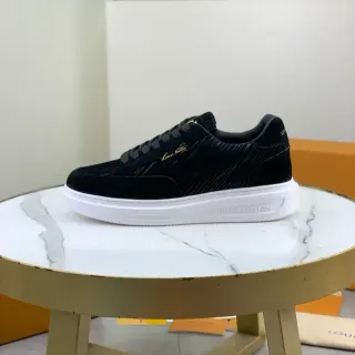 Louis Vuitton Zapatillas Lifestyle Negro y Blanco con Parte Superior Texturizada de Terciopelo y Paneles Acanalados