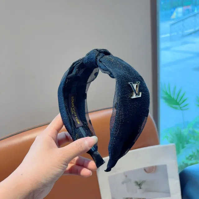 Louis Vuitton Chapeau Bleu Argent Nœud Tordu Métallique LV Logo 8