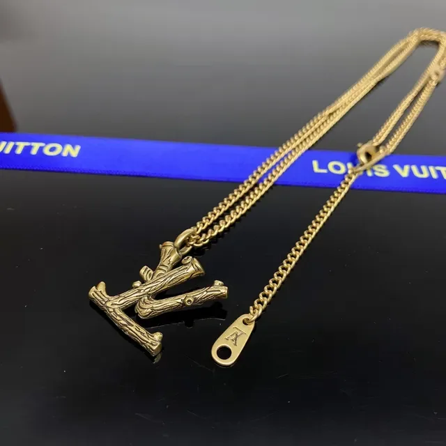 Colar com pingente Louis Vuitton Monograma texturizado branch 6