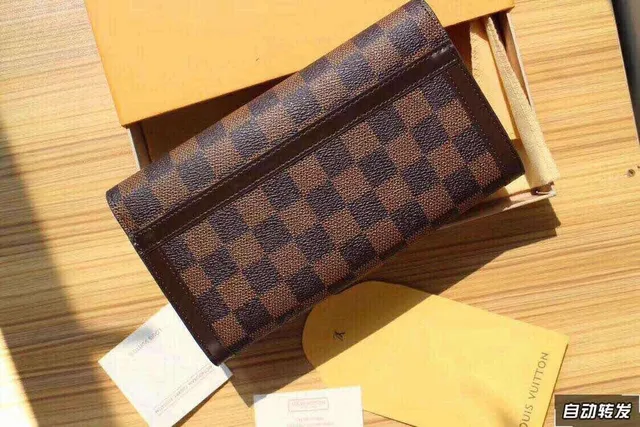 Louis Vuitton بني بيج مونوغرام كانفاس مبطن حافة جلد داكن محفظة طويلة 7