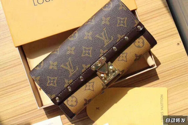 Louis Vuitton بني بيج مونوغرام كانفاس مبطن حافة جلد داكن محفظة طويلة 18