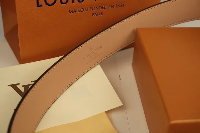 Louis Vuitton Marrom Preto Lona com Monograma Recoberto Fivela LV Interligada Cinto de Couro 7