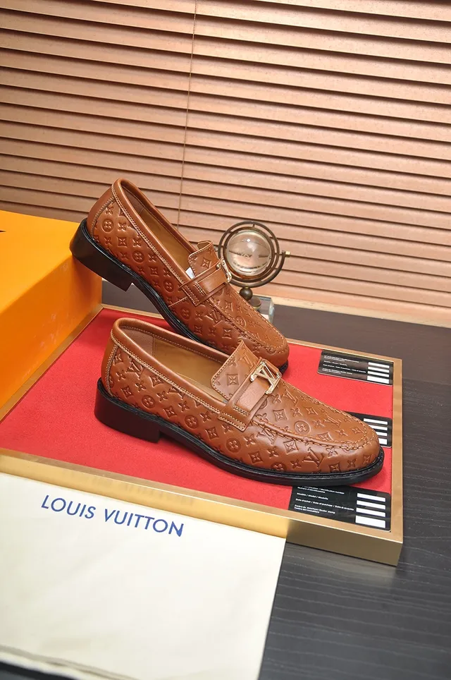 Louis Vuitton Marrom Preto Monograma-Embossado Couro Dupla-Alavanca Fecho Mocassim 4