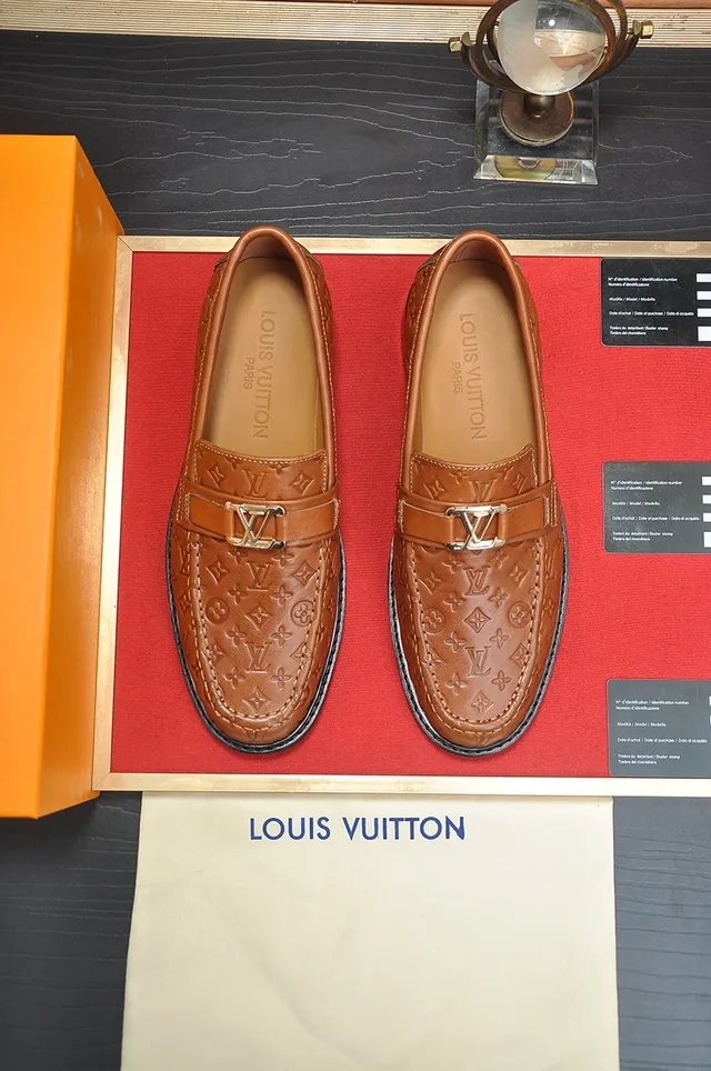 Louis Vuitton Marrom Preto Monograma-Embossado Couro Dupla-Alavanca Fecho Mocassim 5