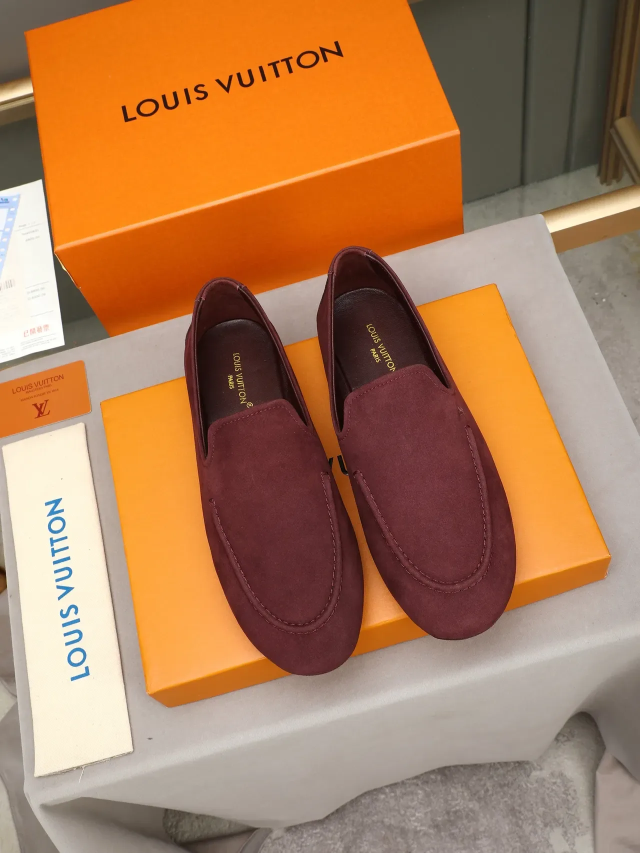 Louis Vuitton Daim Bordeaux Noir Mocassin à Tige Cousue 3