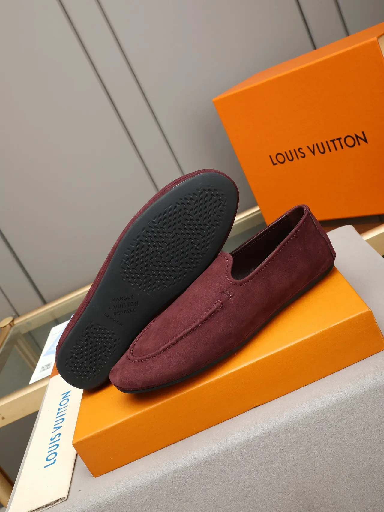 Louis Vuitton Daim Bordeaux Noir Mocassin à Tige Cousue 4