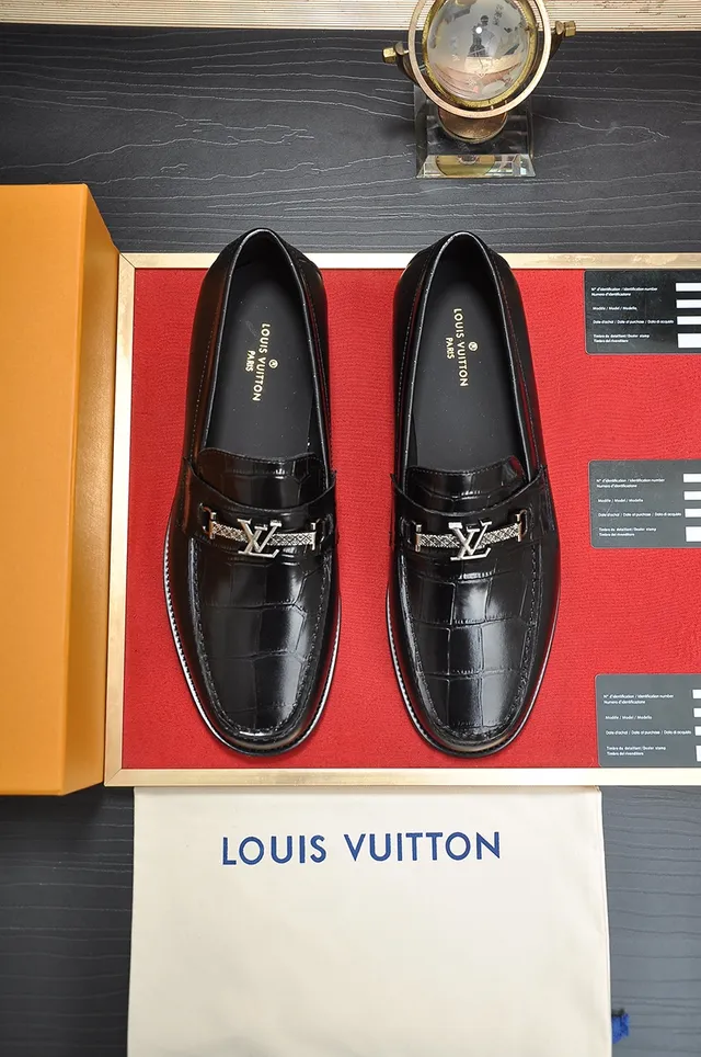 Louis Vuitton Double Monk Strap Loafer Noir et Or Crocodile estampé Cuir Loafer 5