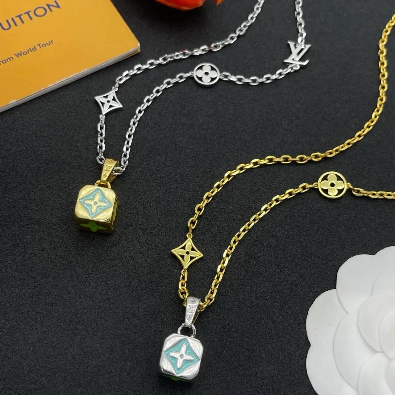 Louis Vuitton Gold Blue Curb Chain Enamel-Accented Square Pendant Necklace 3