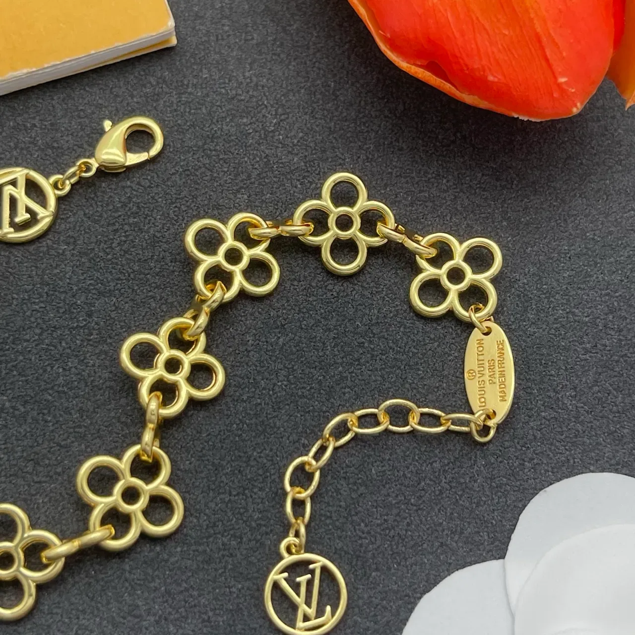 Louis Vuitton 金色四叶草花卉链接手链 5