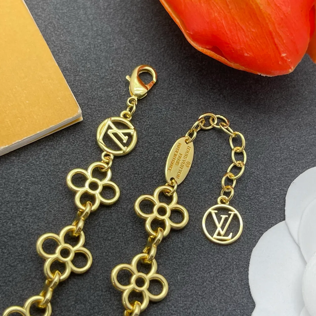 Louis Vuitton 金色四叶草花卉链接手链 6