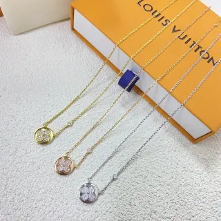 Colar Louis Vuitton pendente floral pavé-set corrente curb fina ouro e prata
