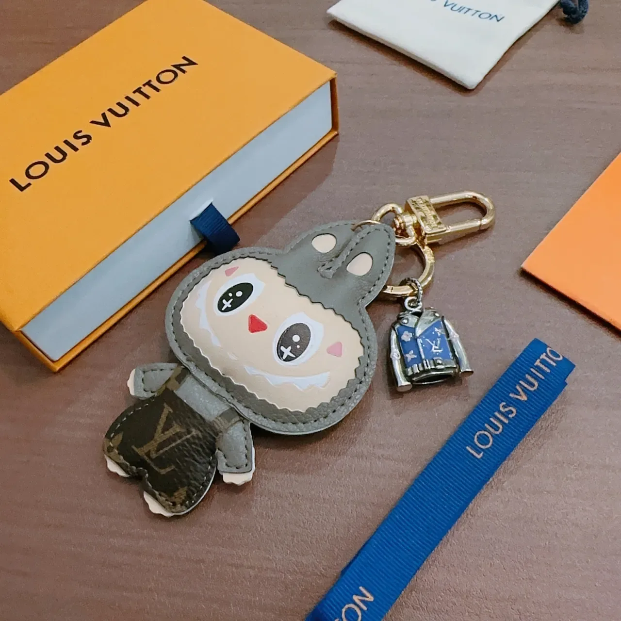 Louis Vuitton Gray Beige Plush Character Design Leather-Trimmed Appliqué Phone Accessory 7