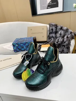 Louis Vuitton أحذية رياضية سميكة أخضر أسود معدني مونوغرام جلدي كولار محاط بحافة ذهبية 5