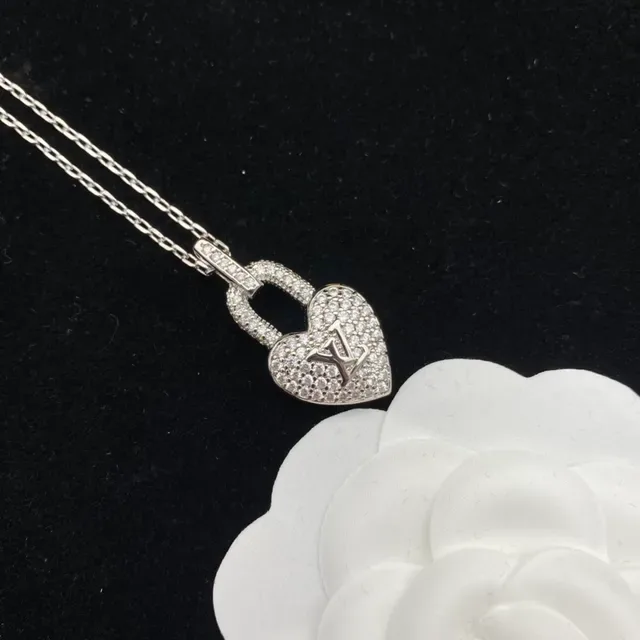 Louis Vuitton Heart Lock Pendentif Or Argent Pierres Pavé-Set Collier de Bail 4