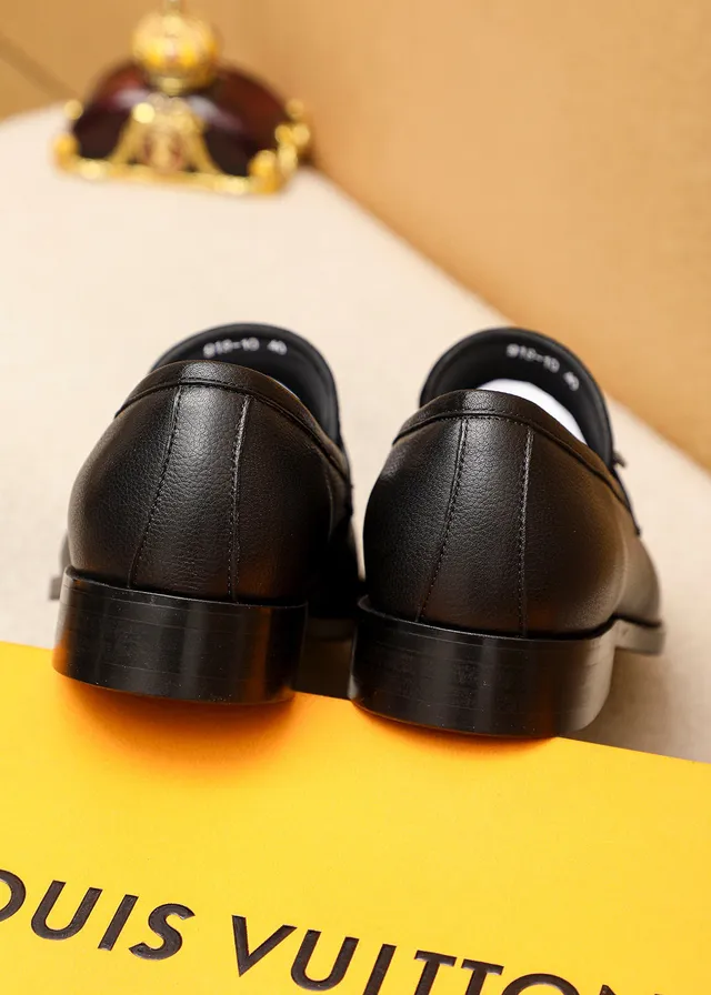 Louis Vuitton لوفر أسود ذهبي جلد مقشف معدني LV Logo حزام لوفر 8