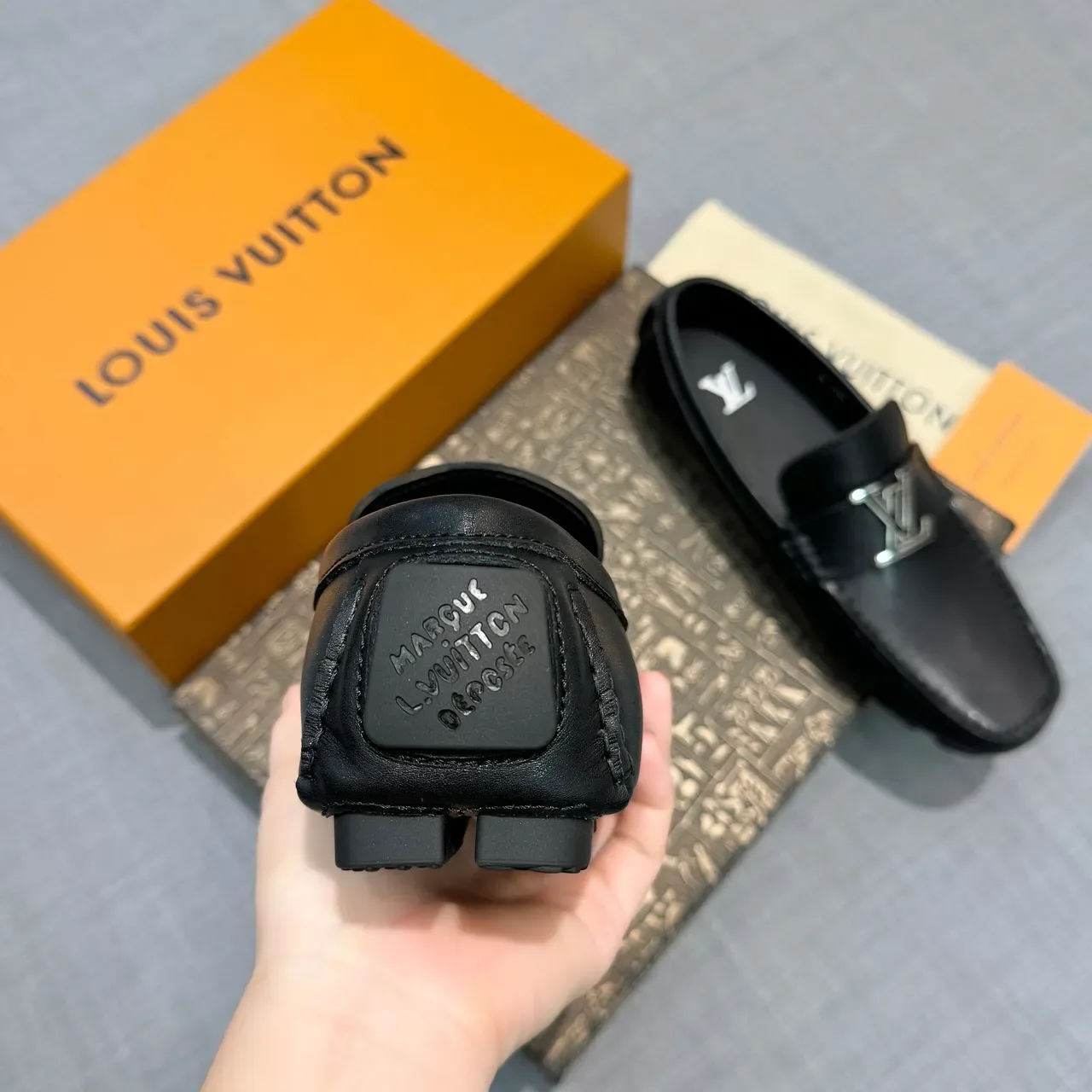 路易威登 黑色银色 皮革 金属 LV Buckle 乐福鞋 4