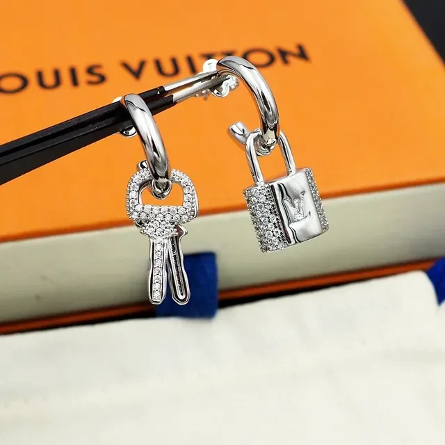 Louis Vuitton Lock & Key Crystal-Pavé Asymmetrical Earrings 10