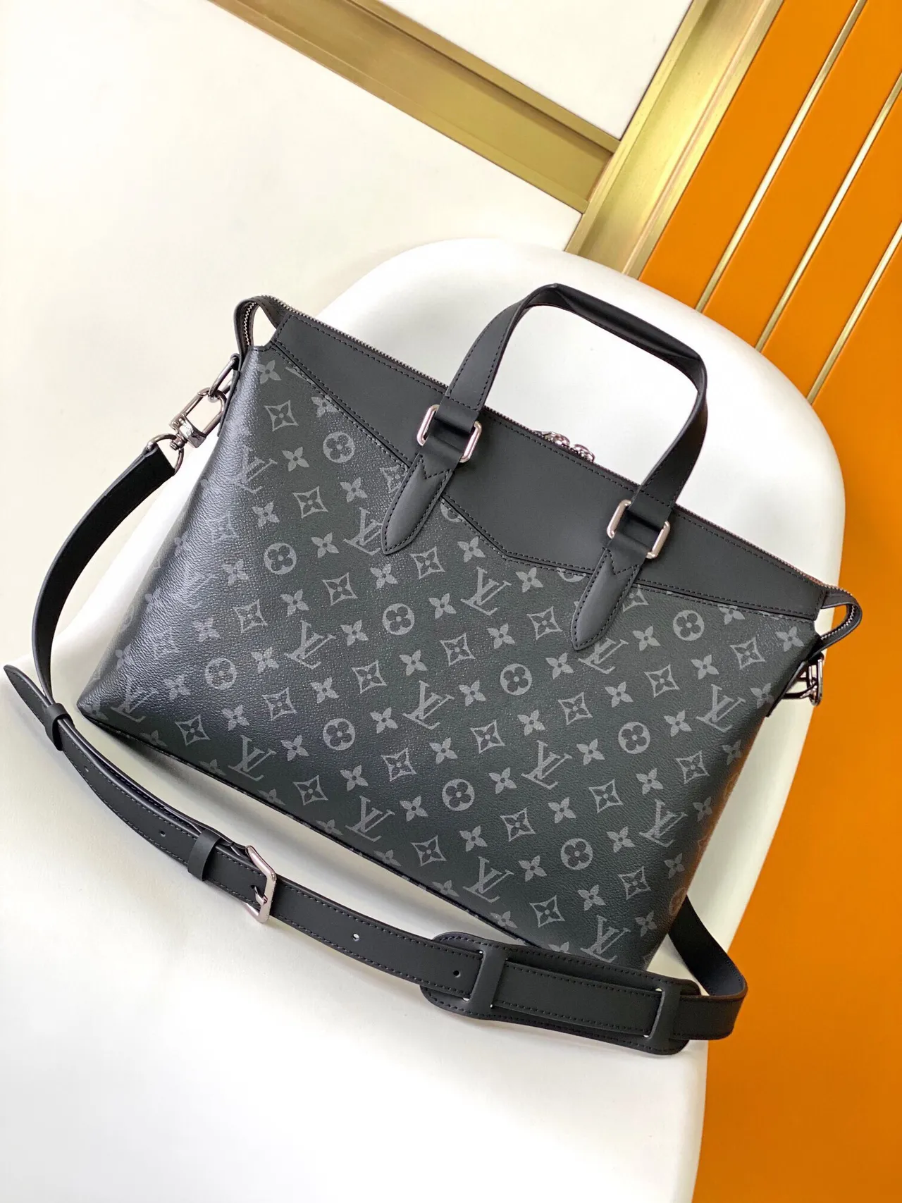 Louis Vuitton Lockit حقيبة توت قماش رمادي منظم نقشة 5