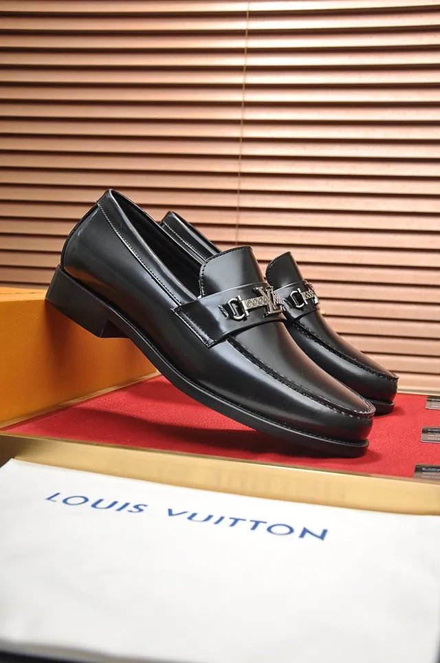 Louis Vuitton LV Buckle Loafer Black Leather Loafers 9