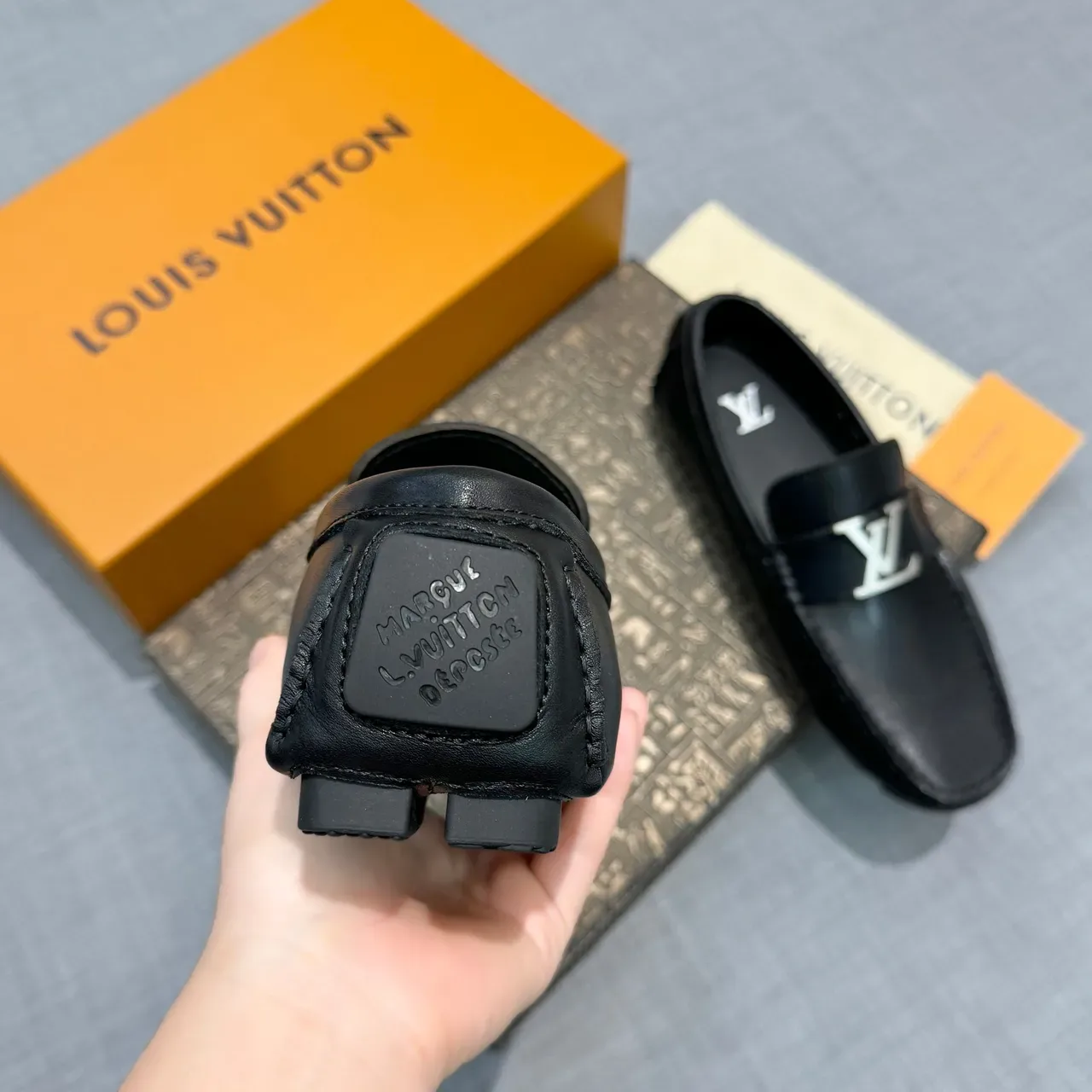 Louis Vuitton LV Buckle Loafer Mocassins Noir Cuir 4