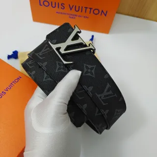 Louis Vuitton LV Initiales 黑色灰色 Monogram-Coated 大型金属扣皮带