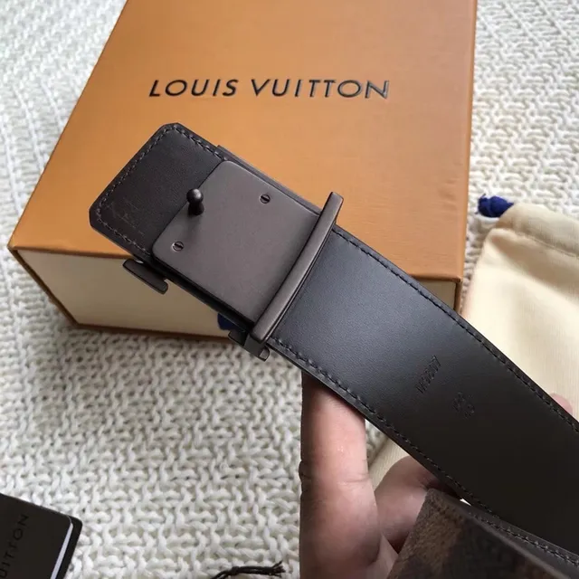 Louis Vuitton LV Initiales Damier Ebène حزم جلد بنمط مربعات 3