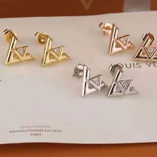 Louis Vuitton LV Initiales ذهبي فضي هندسي أوليغرافية مرصّع حجر أقراط