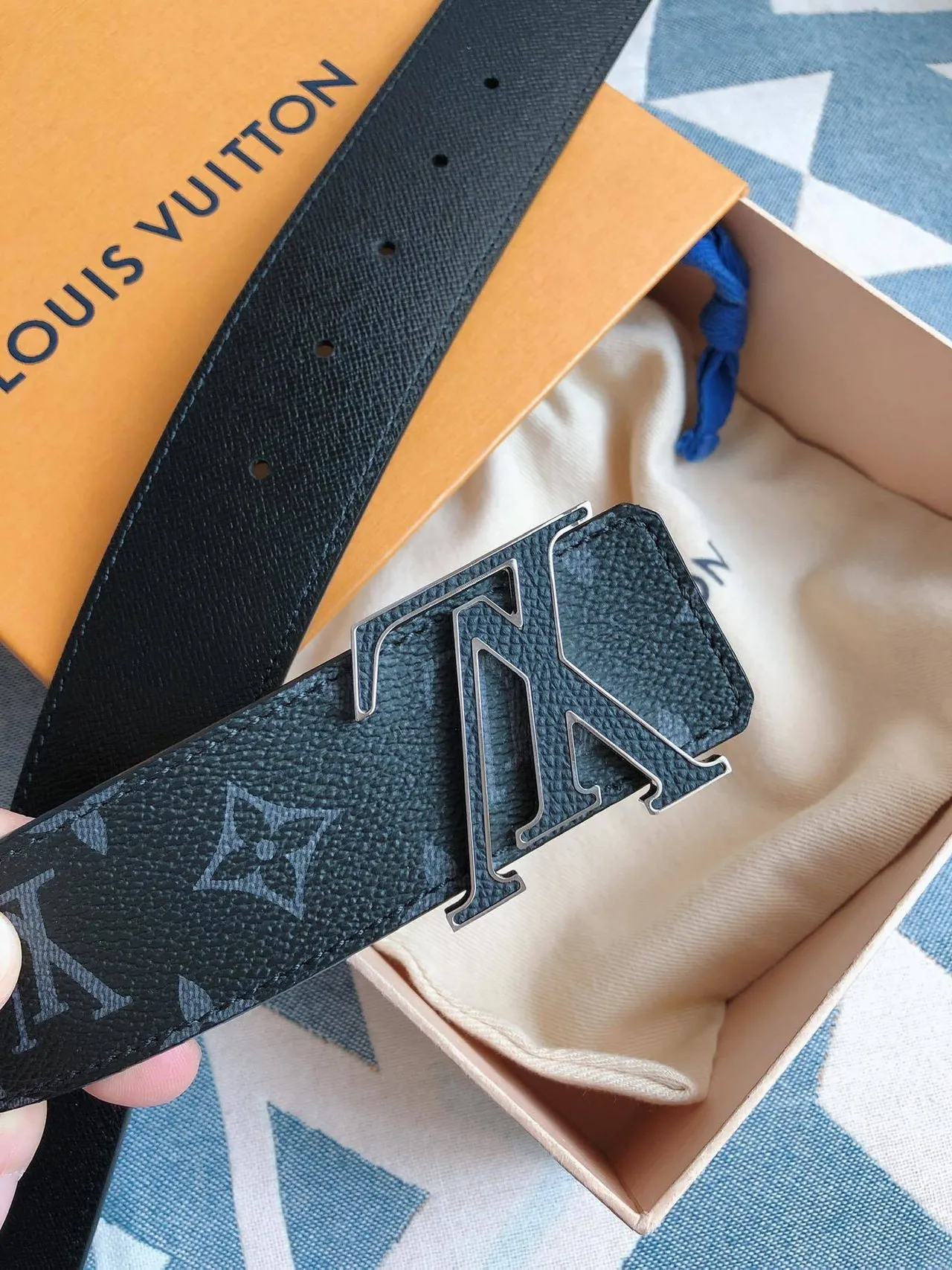 Louis Vuitton LV Initiales Monogram चमड़े की पटरी 4