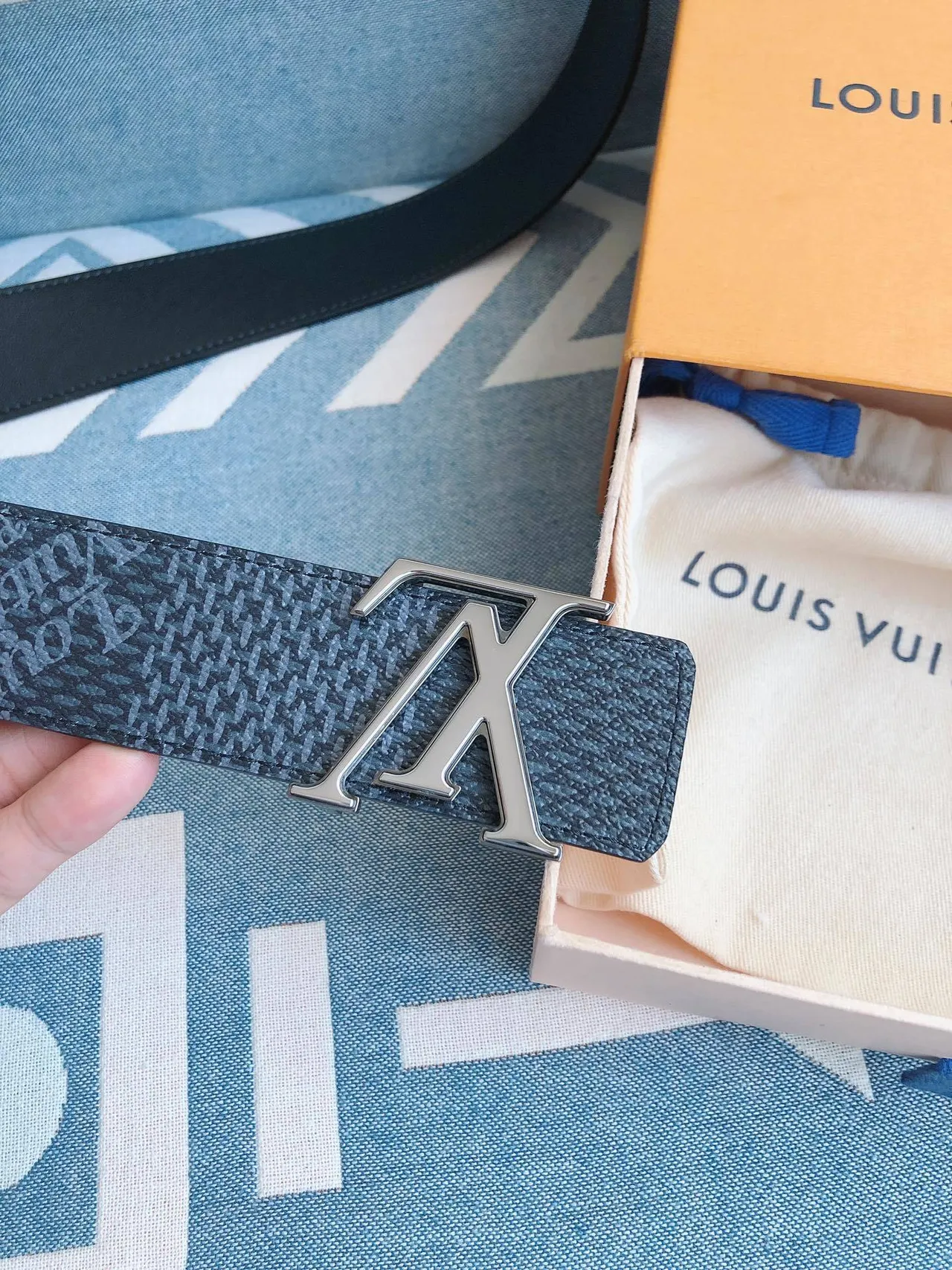 Louis Vuitton LV Initiales Textured Blue Leather Belt 6