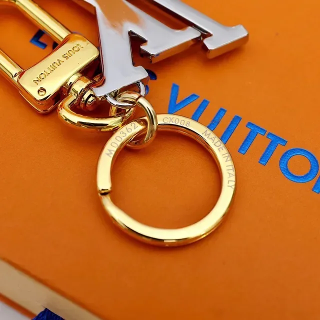 Louis Vuitton LV Logo حقيبة كتفية جانبية ذهبي فضي لامع ثنائي اللون منحوت بمونوغرام 6