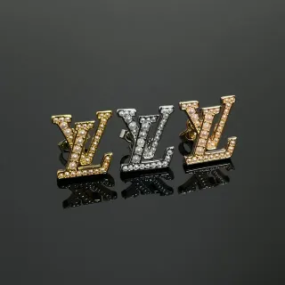 أقراط Louis Vuitton LV Monogram مرصعة باللؤلؤ