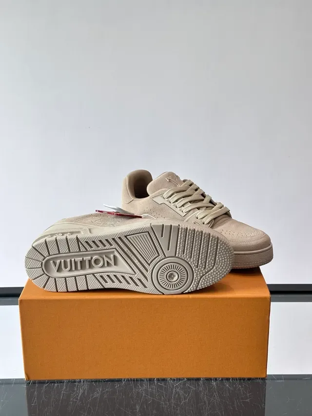 Louis Vuitton LV Trainer Beige Marrón Ante Superior Suela Media con Capas Zapatillas Lifestyle 2