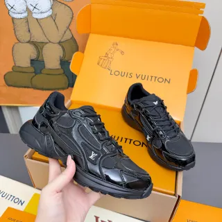 Louis Vuitton LV Trainer কালো সিলহুয়েট প্যাটেন্ট লেদার ওভারলে চাঙ্কি স্নিকার্স