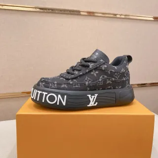 Louis Vuitton LV Trainer Black White Monogram Canvas Upper Bold Sidewall Branding Lifestyle Sneakers — Louis Vuitton Lifestyle Sneakers photo from the Yupoo catalog